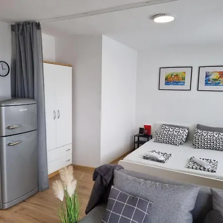 Apartment Mali Selce