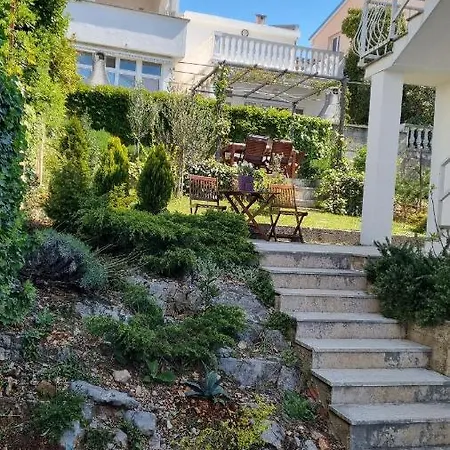 Mali Apartman Selce